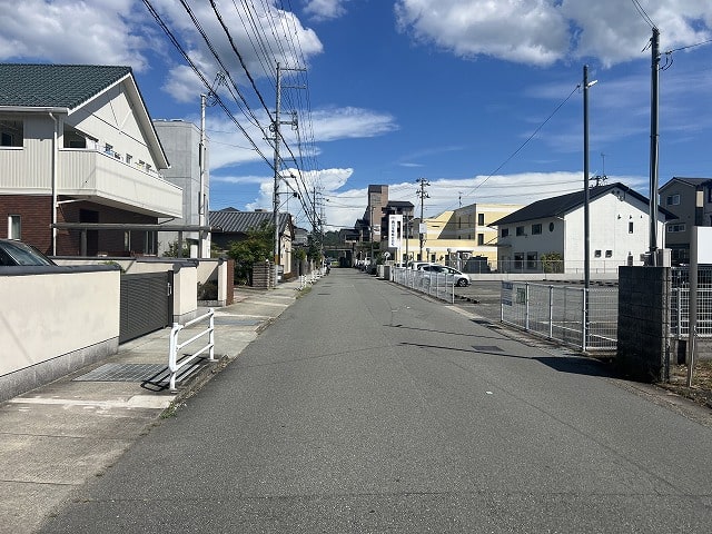 前面道路に大型車規制はありおませ。