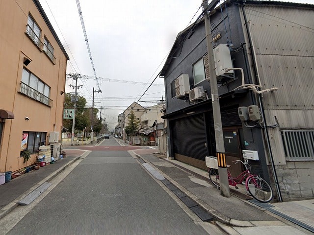 前面道路幅約４ｍです