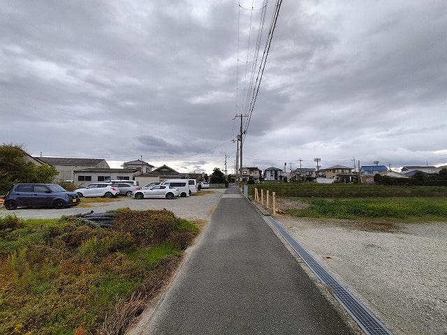 前面道路は狭いです！