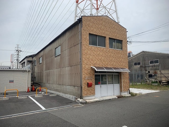 住之江駅から徒歩4分です。