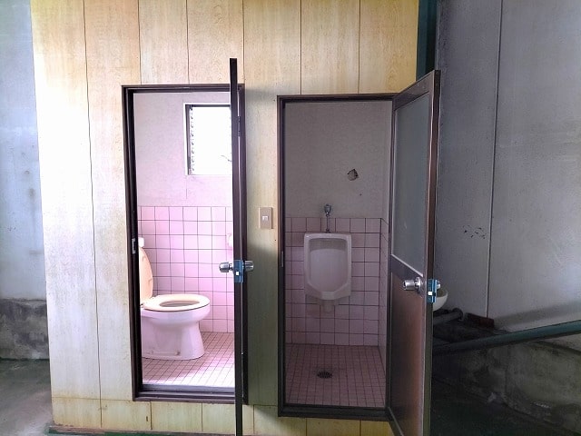 男女別トイレがあり、倉庫内での作業にもおススメです！