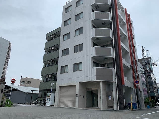 上のマンションも募集中です。