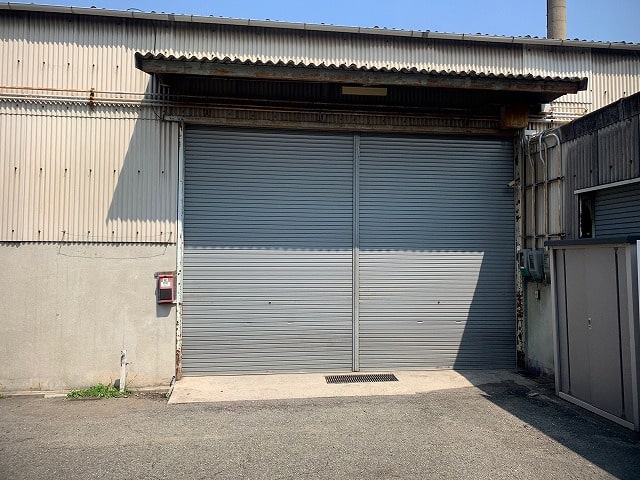 前道は共有道路です。