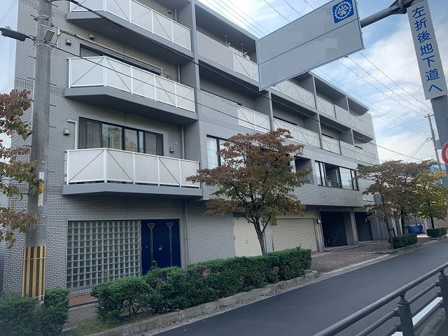 上は住居になります。