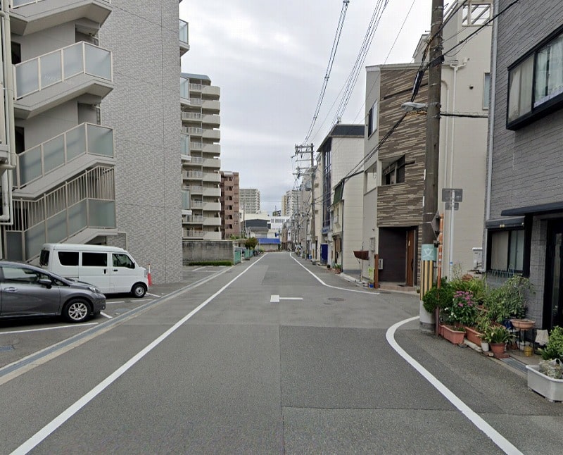 前面道路は一方通行です