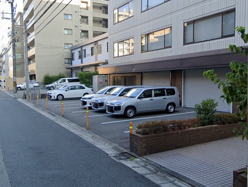 駐車場も複数台