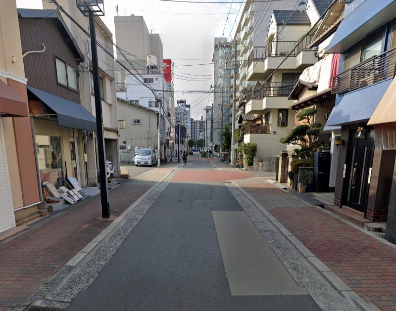 周辺は住宅街です！