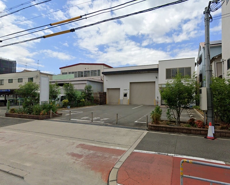 駐車場付倉庫事務所です！