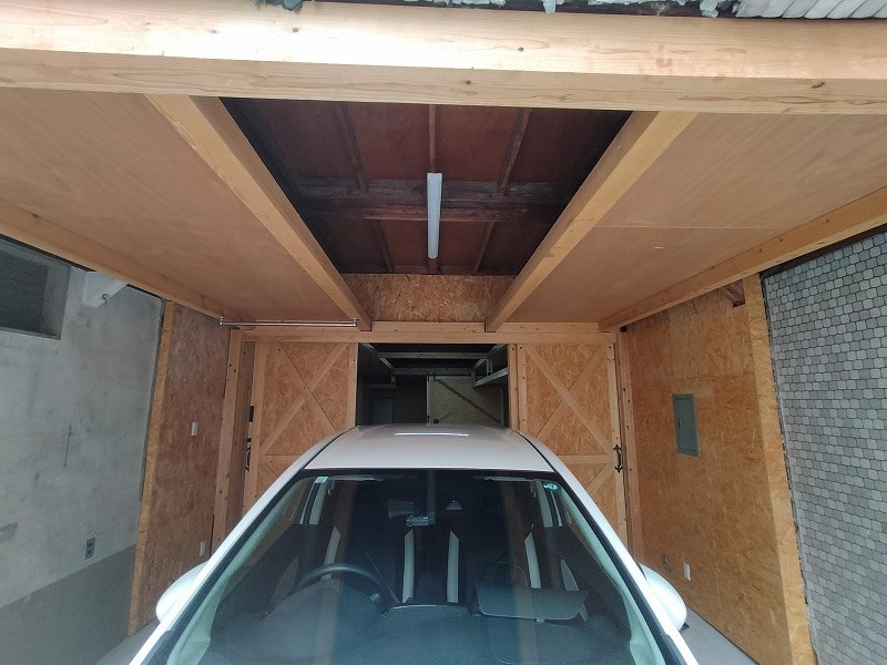 濡れずに荷物を運べます。