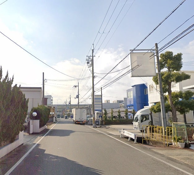 周辺は工場街になります！