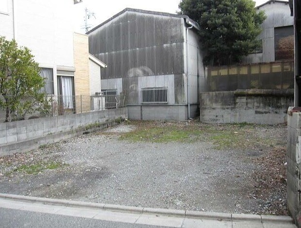物件横には駐車スペースが！