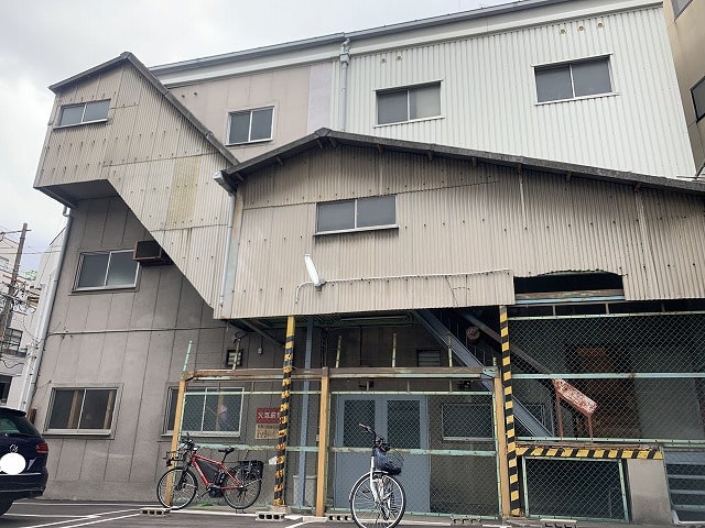 空地部分は月額駐車場になります。