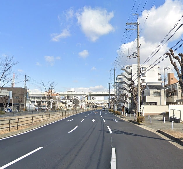 前面道路は広々してます！