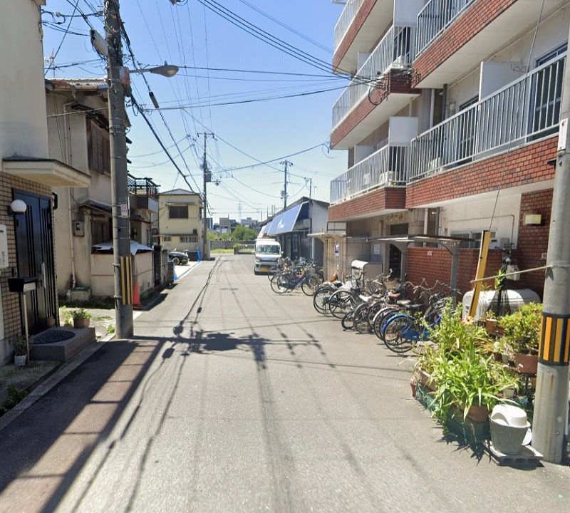 周辺は住宅街です。