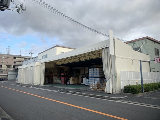 テント屋根は撤去します。