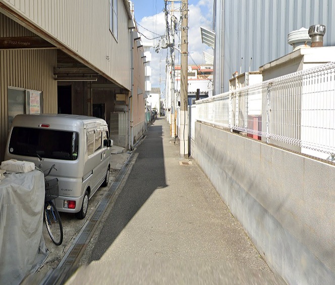 東側道路