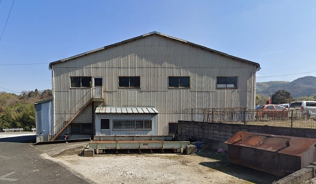 2階建て倉庫になります。