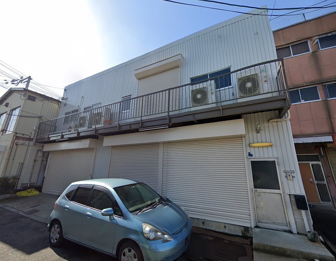 倉庫内リフトございます。