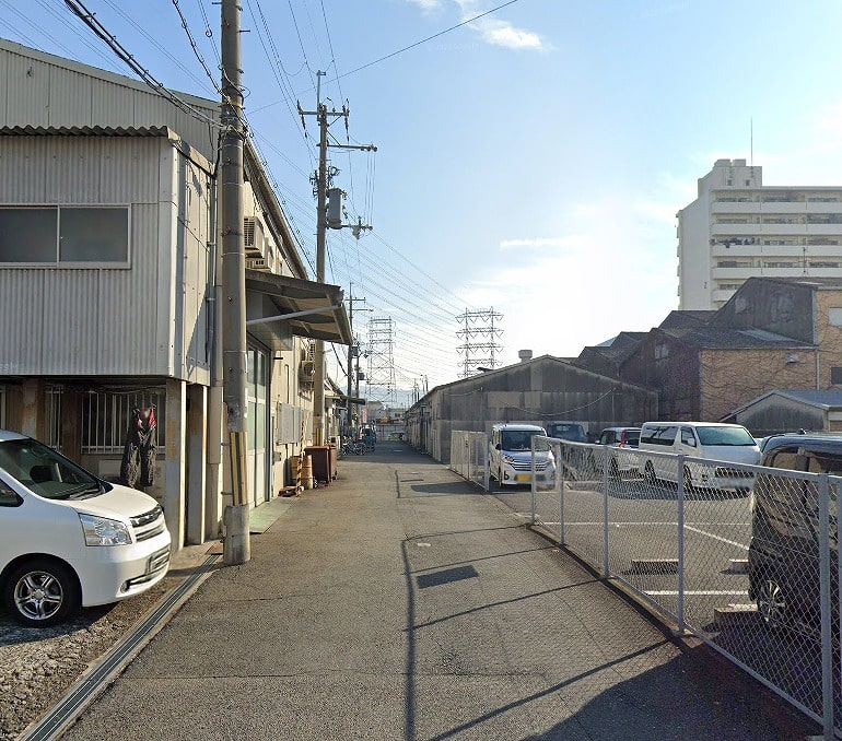 前は共有通路になります。