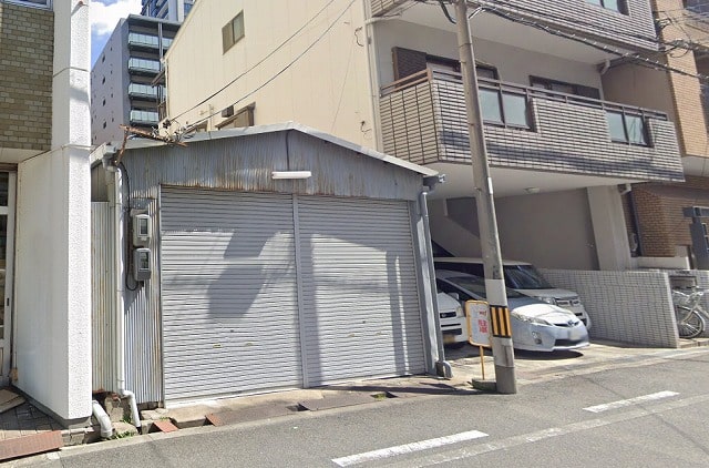 約９０坪の平屋建て倉庫です！
