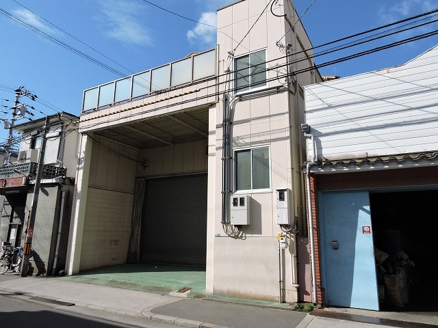 クレーン付き工場です。