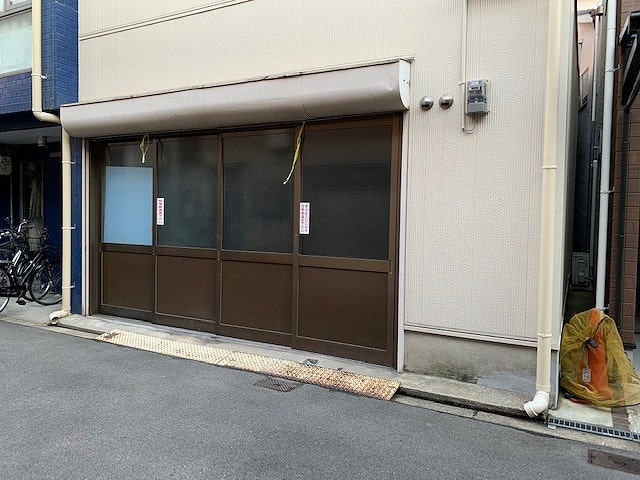 駅チカの倉庫です。