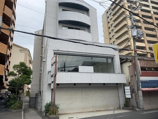 駅から徒歩3分です。