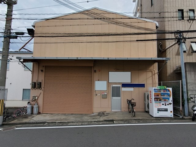 近鉄けいはんな線【荒本】駅から徒歩３分です。