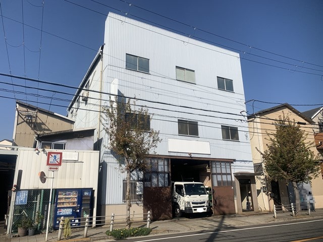 クレーン5基あります。