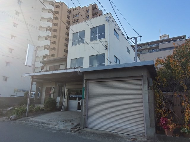 小型リフト付きです。