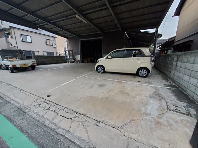駐車スペースあります。