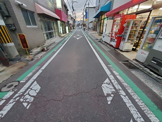 中型車から使用不可です。