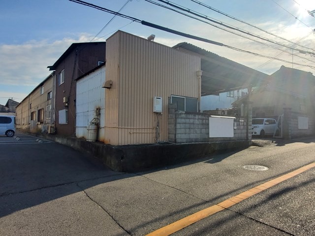 近くにコンビニがあります。