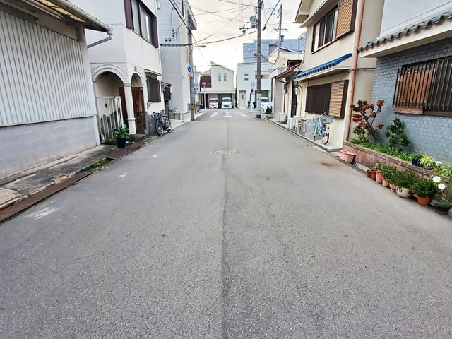 前面道路は３ｔ規制ありません。