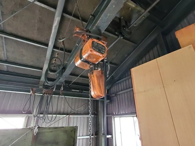 クレーンが１階と中２階合わせて６基付いてます。