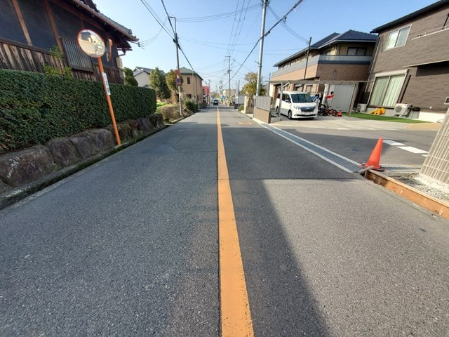 こちらが前面道路です。