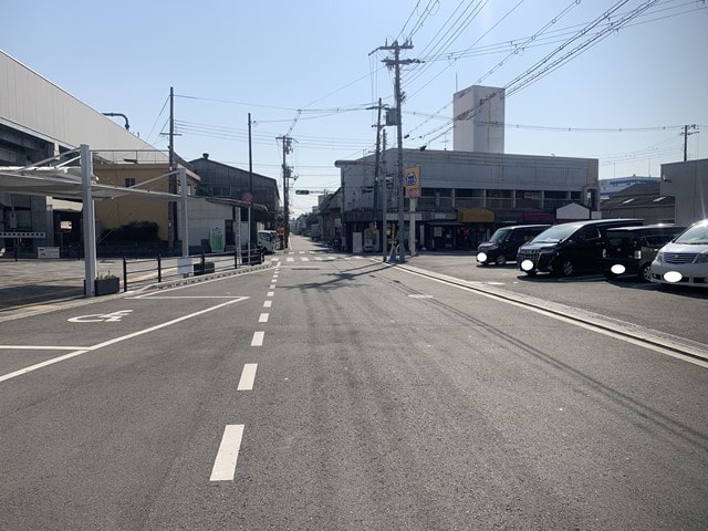 近隣にコンビニエンスストアがあります。