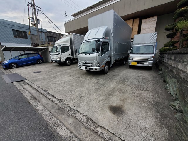 複数台の駐車スペースがあります。