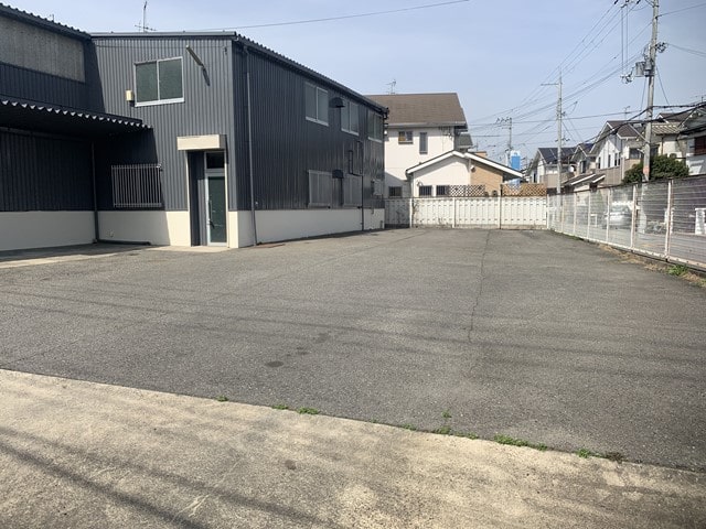 4ｔ車まで駐車可能です。